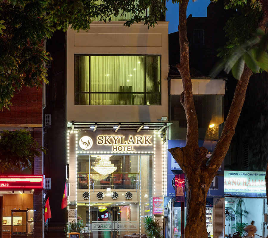 WELCOME TO SKYLARK HOTEL!